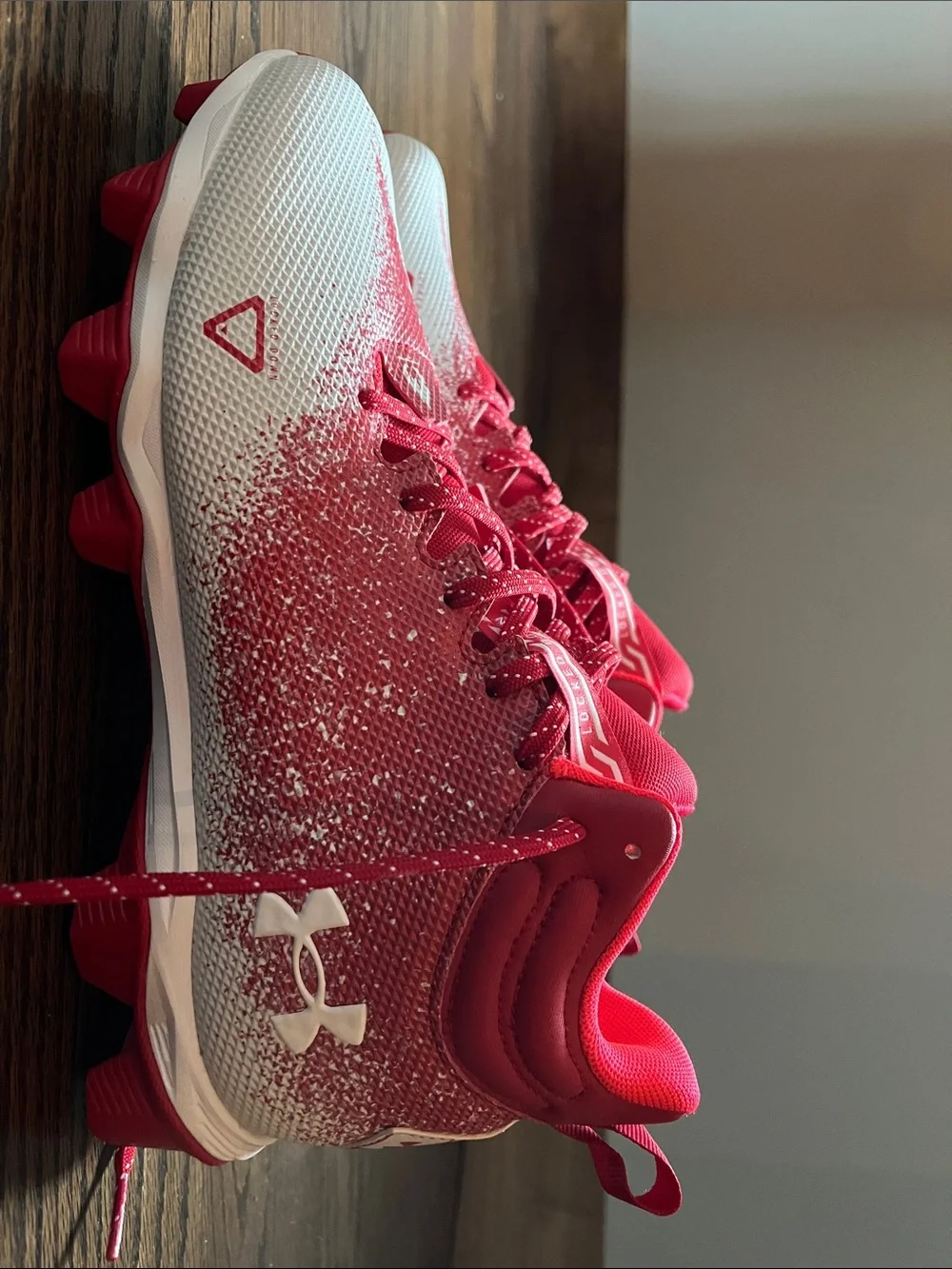 NEW NEVER WORN Under Armour Red & White Cleats, size 10